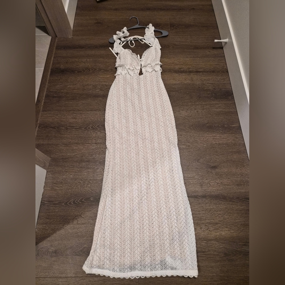 Elegant White Lace Maxi Dress